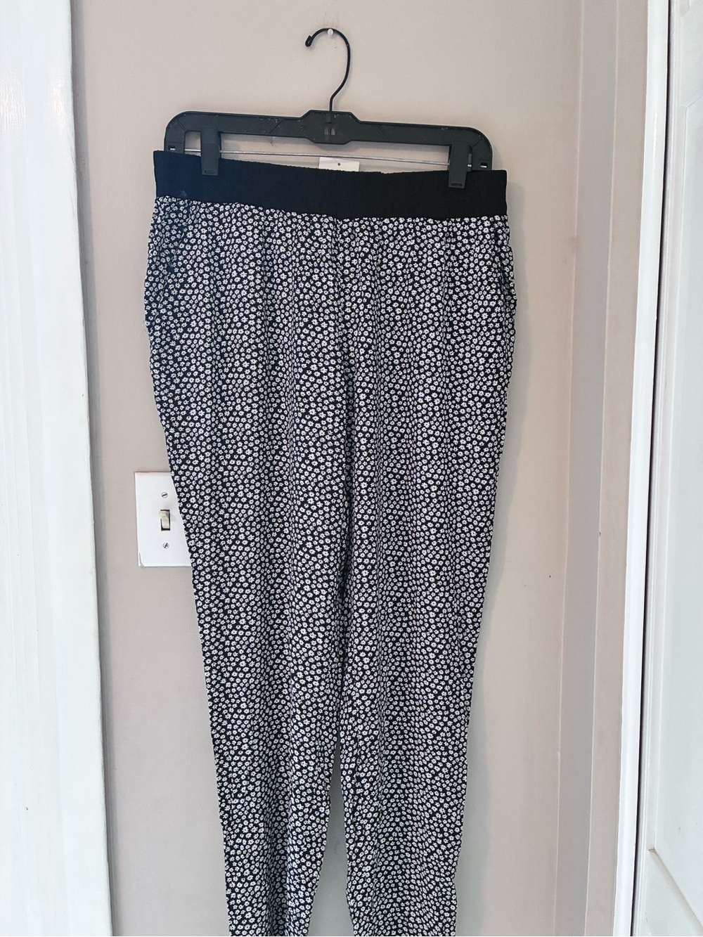 H&M womens Black & White Patterned Casual Pants